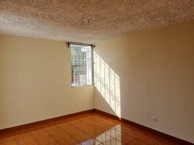 HERMOSA CASA EN VENTA JARDINES DE LA ASUNCIÓN ZONA 5 - Miniatura 10