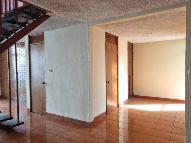 HERMOSA CASA EN VENTA JARDINES DE LA ASUNCIÓN ZONA 5 - Miniatura 15