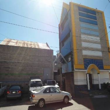 Venta de Edificio y Bodega en Zona 2 Mixco - Image 1