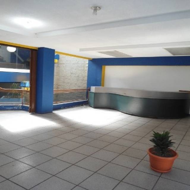 Venta de Edificio y Bodega en Zona 2 Mixco - Image 2