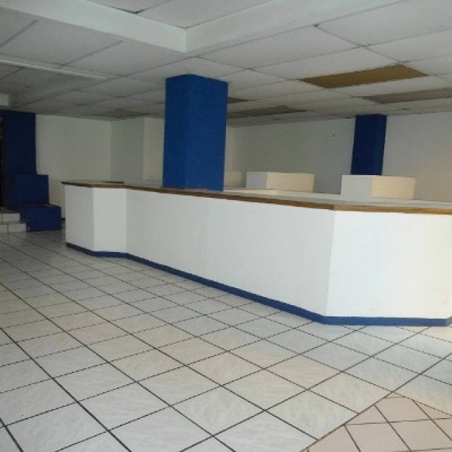 Venta de Edificio y Bodega en Zona 2 Mixco - Image 3