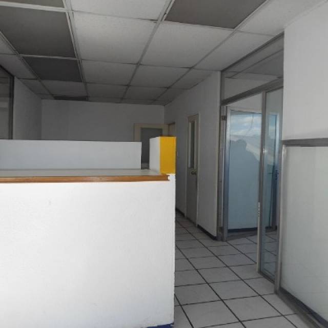 Venta de Edificio y Bodega en Zona 2 Mixco - Image 4