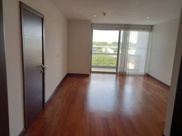Apartamento en renta zona 14 Tiffany Cañada, 3 Hab. - Image 3