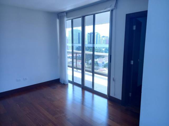Apartamento en renta zona 14 Tiffany Cañada, 3 Hab. - Image 5