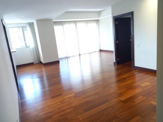 HERMOSO APARTAMENTO EN RENTA ZONA 14 - Image 1