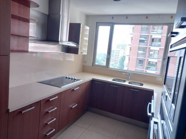 HERMOSO APARTAMENTO EN RENTA ZONA 14 - Image 5