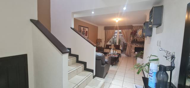 CASA EN VENTA EN SAN CRISTOBAL CERCA DE PINARES - Image 2