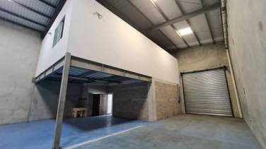BODEGA EN RENTA EN ZONA 18 LA MODENA - Image 1