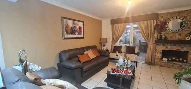 Vendo Casa en Prados de San Cristóbal zona 8 Mixco - Image 2
