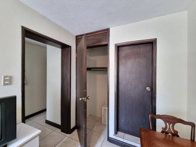 Apartamento Amueblado en Alquiler Zona 9 Guatemala - Image 2