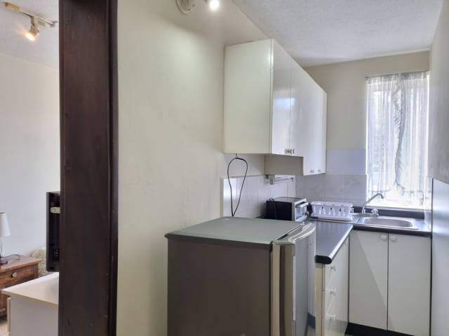Apartamento Amueblado en Alquiler Zona 9 Guatemala - Image 3