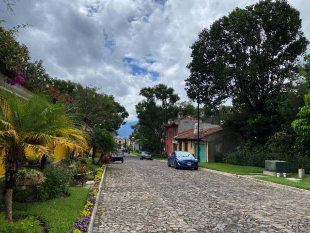EXCLUSIVO TERRENO EN VENTA, JOCOTENANGO ANTIGUA GUATEMALA - Image 2