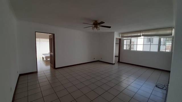 Apartamento en Renta en Zona 10 Jardín de Oakland - Image 2