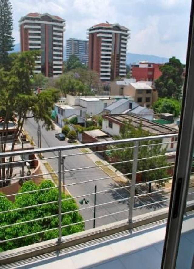 APARTAMENTO EN RENTA TORRE 14 ZONA 14 - Image 4