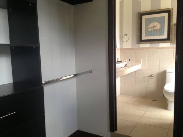 CITYMAX DIAMOND VENDE ELEGANTE Y ESPACIOSA CASA EN ZONA 16 - Image 5