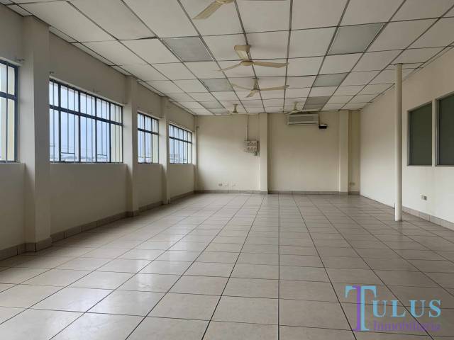 Edificio en renta en zona 12 - Image 5