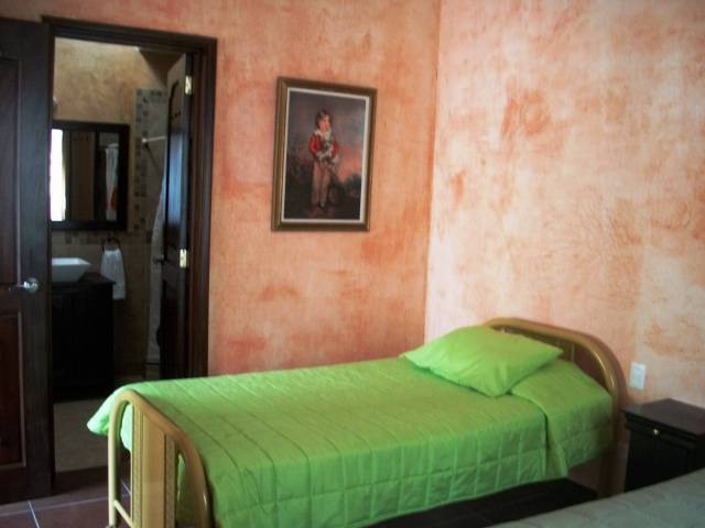 RENTO PRECIOSA CASA EN ANTIGUA GUATEMALA, AMUEBLADA - Miniatura 6