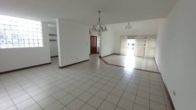 Apartamento en renta en zona 10 Jardines de Oakland - Image 3