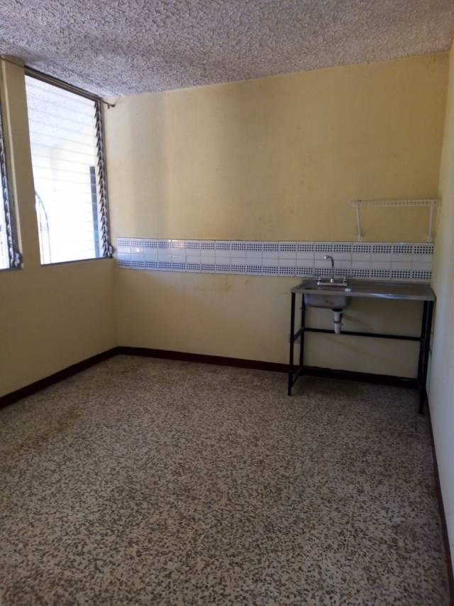 Alquilo apartamento cerca del centro comercial la Quinta - Image 5