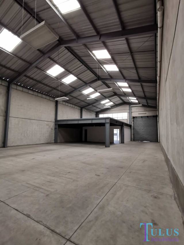 Ofibodega en renta - Image 1