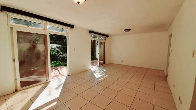Apartamento en renta en zona 13 avenida hincapie - Miniatura 7