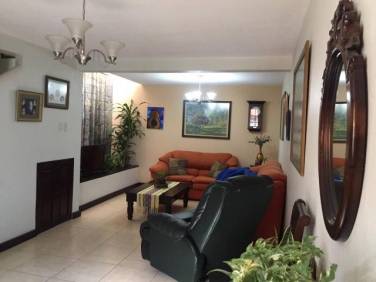 Casa en Venta, Zona 12 Quebrada de las Rosas - Image 1