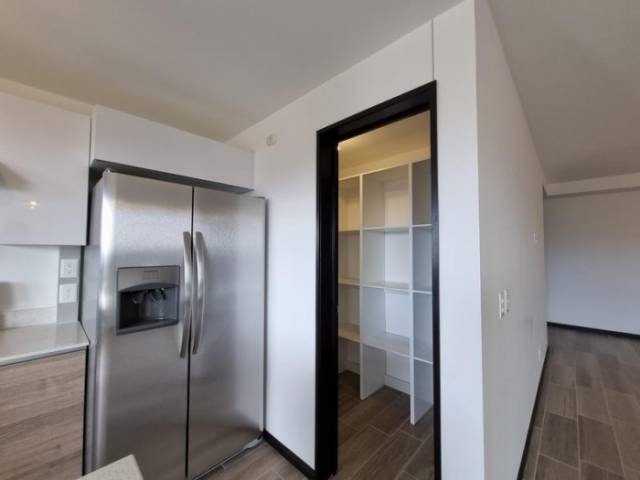 Apartamento En Renta Zona 14 - Miniatura 6