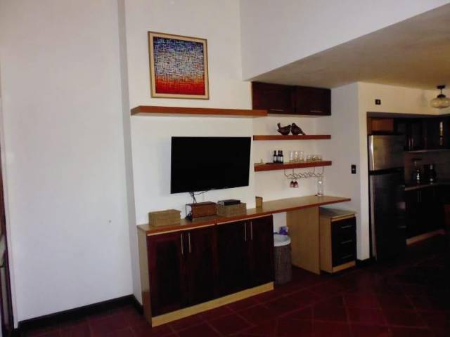 APROVECHE!  GANGA!! APARTAMENTO A LA ENTRADA DE ANTIGUA GUATEMALA! - Miniatura 5