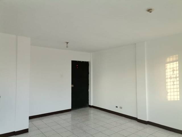 Se alquila apartamento en zona 5 - Miniatura 5