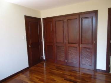 Apartamento en renta en casa Rialto zona 14 - Image 1