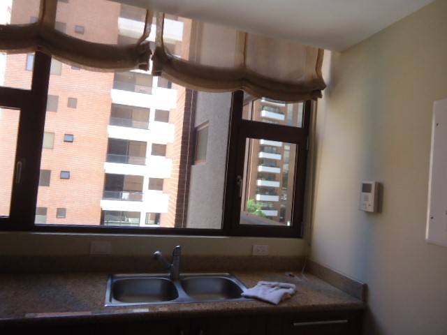 Apartamento en renta en casa Rialto zona 14 - Image 2