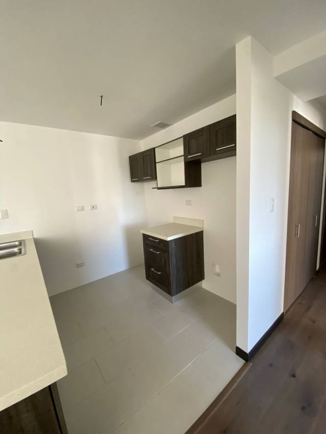 #AquiVivo | (+1) Alquilo / rento Apartamento Di Fiori, Zona 7 - Image 2