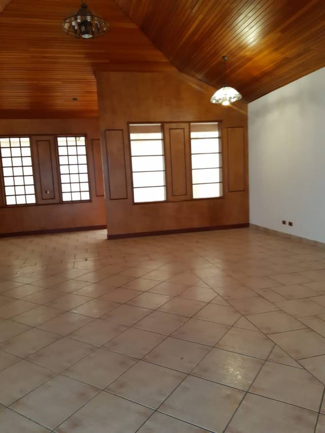 VENDO CASA EN ZONA 13 DE UN NIVEL ADENTRO DE.CONDOMINIO - Image 4