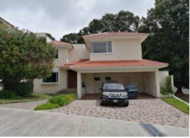 VENTA DE CASA EN EXCLUSIVO CONDOMINIO CARRETERA AL SALVADOR - Image 1