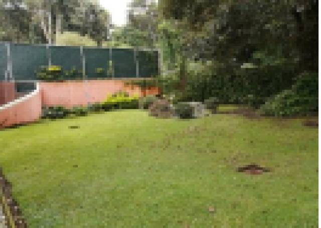 VENTA DE CASA EN EXCLUSIVO CONDOMINIO CARRETERA AL SALVADOR - Miniatura 6
