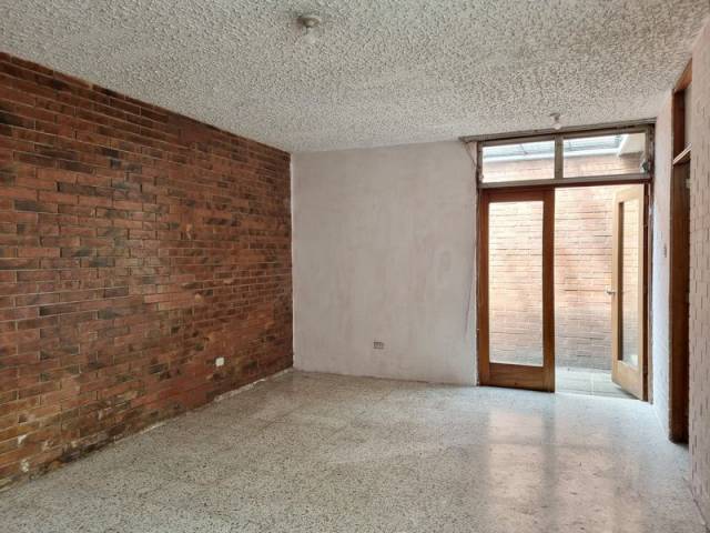 Propiedad para oficina, bodega o uso comercial - Image 5