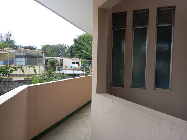 Apartamento en Renta Zona 10, segundo nivel con balcón - Miniatura 5