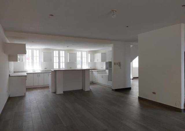 Casa en Venta en Arcos de Santa María Sacatepéquez - Image 2