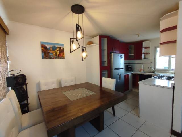 Casa en Renta Estilo Townhouse Zona 21 Ciudad - Miniatura 2