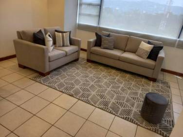 Loft amueblado en renta Santorini Europlaza Zona 14 - Image 1