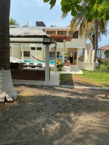 Casa Amueblada de Playa en Venta, Monterrico - Image 1