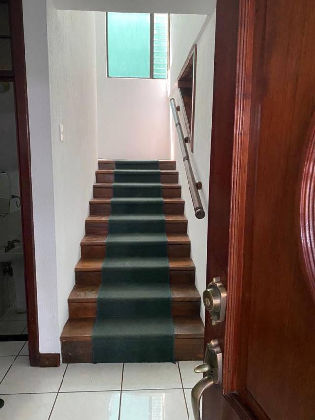 Casa en Venta en Zona 16, Guatemala - Image 4