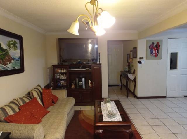 Casa en Venta Colinas de Monte María Norte, Villa Nueva - Image 5