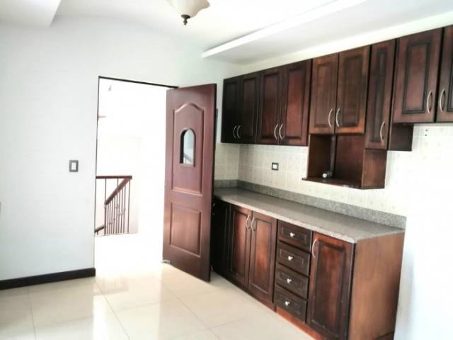 CASA EN VENTA CARRETERA A EL SALVADOR KM.16.5! - Miniatura 4