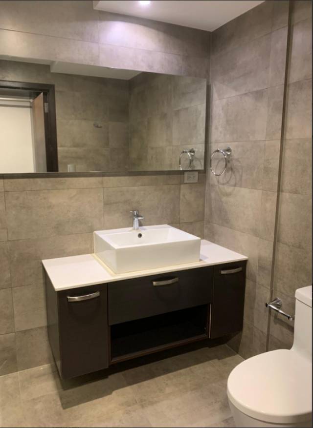 ¡HERMOSO APARTAMENTO EN RENTA, ZONA 10! - Miniatura 7