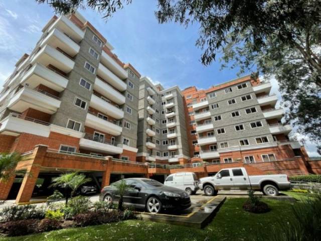 ¡APARTAMENTO EN VENTA EN ZONA 7! - Image 1