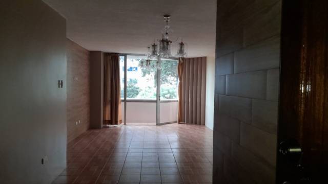 Apartamento en Renta Zona 10 Ciudad, con 2 balcones - Miniatura 6