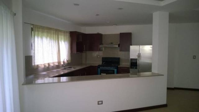 VENDO APARTAMENTO EN OKLAND ZONA 10 - Image 4