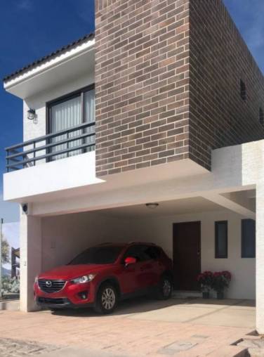 ALQUILO/ RENTO Casa dentro Condominio en zona 2 de Villa Canales, cerca del pueblito.