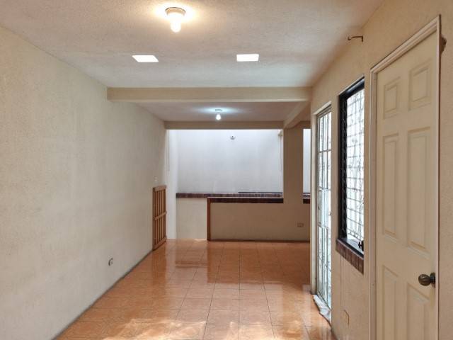 Vendo Casa en Residenciales Petapa 2, San Miguel Petapa - Image 5
